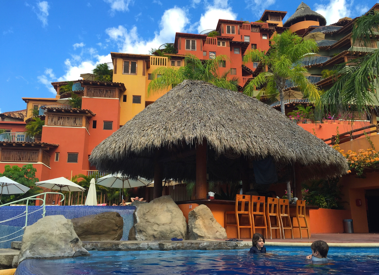 resort review - club intrawest - zihuatanejo,mexico