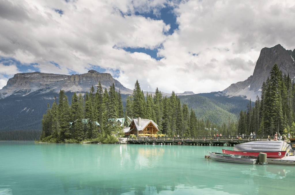 Emerald Lake Lodge – Where to stay in Yoho