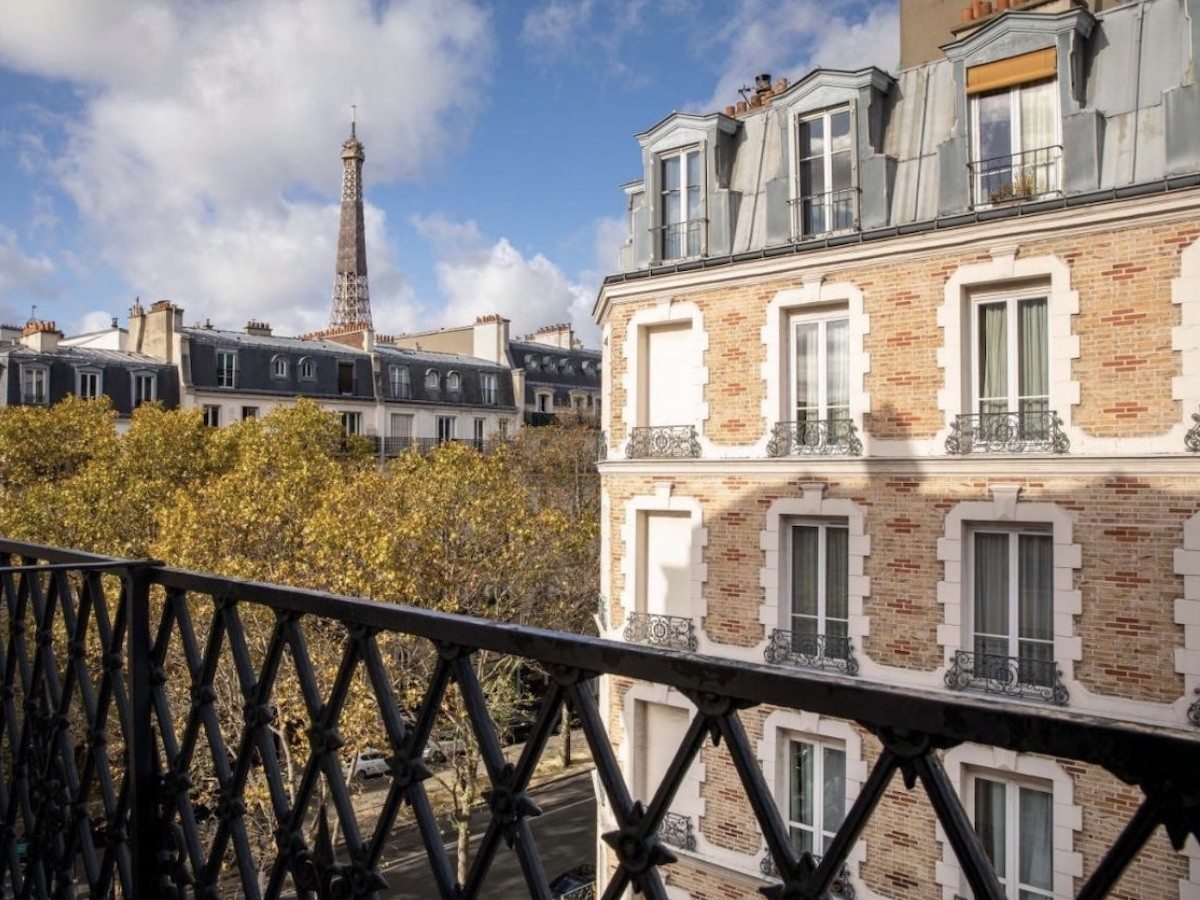 View from Hotel Bosquet Family Hotel Paris