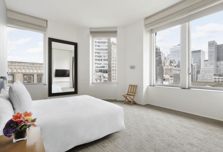 Hotel With 2 Bedroom Suite NYC 768x524 