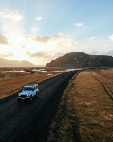Renting a 4×4 in Iceland (2024 Guide!