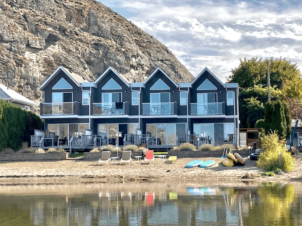 Vaseux Lakeside Resort  - Family Hotel Oliver / Osoyoos